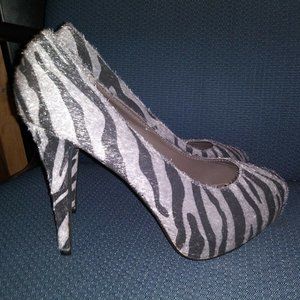 Breckelles Zebra Platform pumps